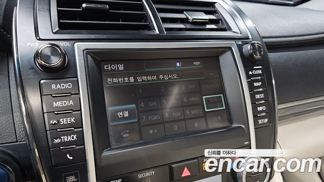 Toyota Camry Hybrid XLE 2013 — фото 16