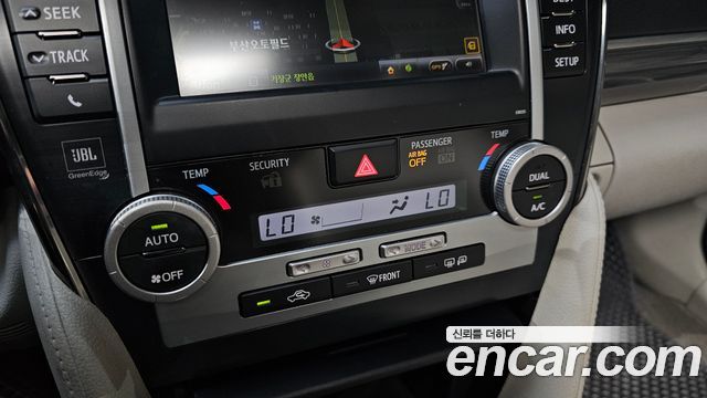 Toyota Camry Hybrid XLE 2013 — фото 19
