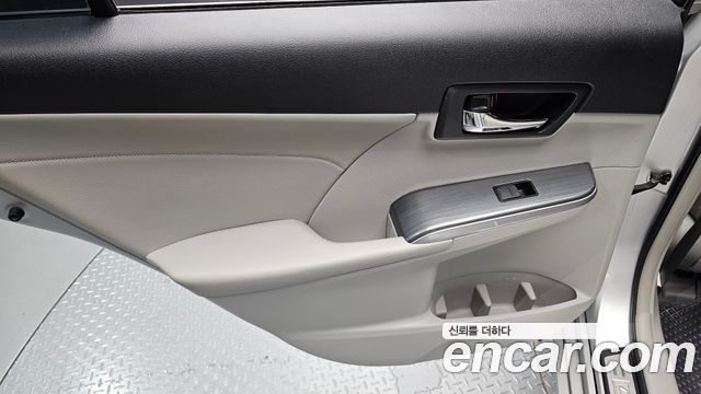 Toyota Camry Hybrid XLE 2013 — фото 25
