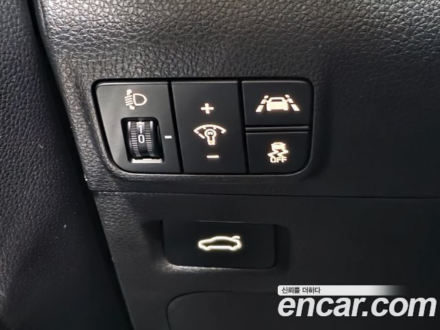 Kia K5 (III) 2.0 Noblesse 2023 — фото 23