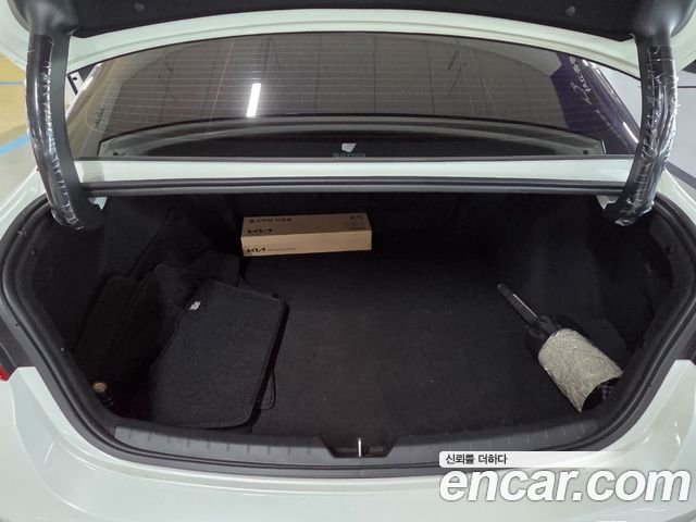 Kia K5 (III) 2.0 Noblesse 2023 — фото 24