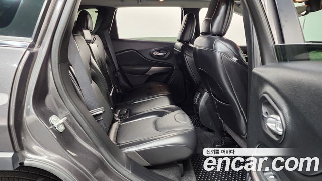 Jeep Cherokee (KL) 2.4 Limited AWD 2021 — фото 11