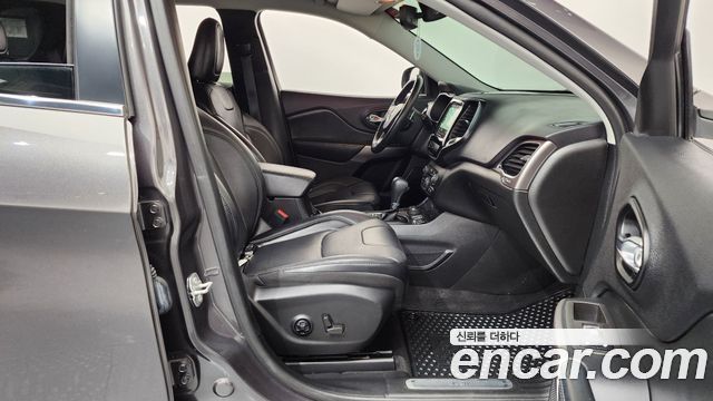 Jeep Cherokee (KL) 2.4 Limited AWD 2021 — фото 26