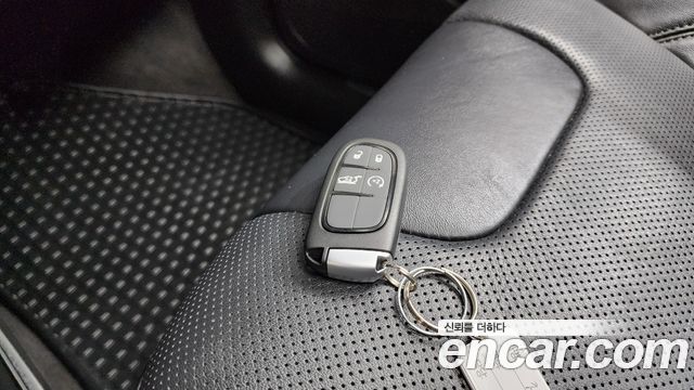 Jeep Cherokee (KL) 2.4 Limited AWD 2021 — фото 34