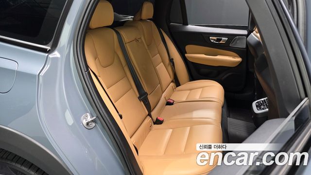 Volvo V60 Cross Country (II) B5 Ultimate AWD 2023 — фото 15