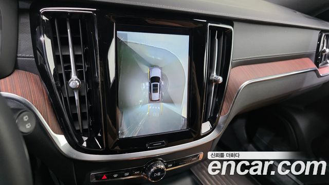 Volvo V60 Cross Country (II) B5 Ultimate AWD 2023 — фото 22