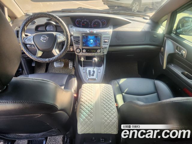 KG Mobility (SsangYong) Korando Turismo 4WD TX 9-seater 2017 — фото 10