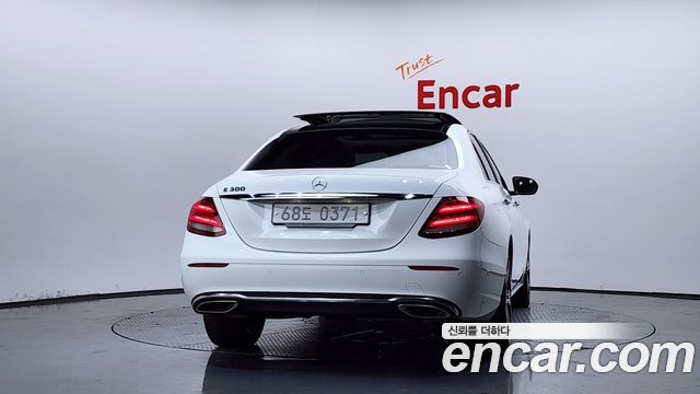 Mercedes-Benz E-Class (W213) E300 Avantgarde 2017 — фото 4