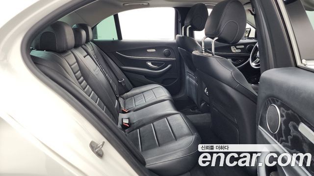Mercedes-Benz E-Class (W213) E300 Avantgarde 2017 — фото 12