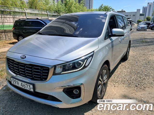 Kia Carnival 9-Seater Luxury 2019 — фото 1