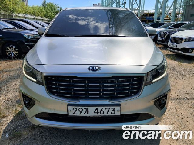 Kia Carnival 9-Seater Luxury 2019 — фото 3
