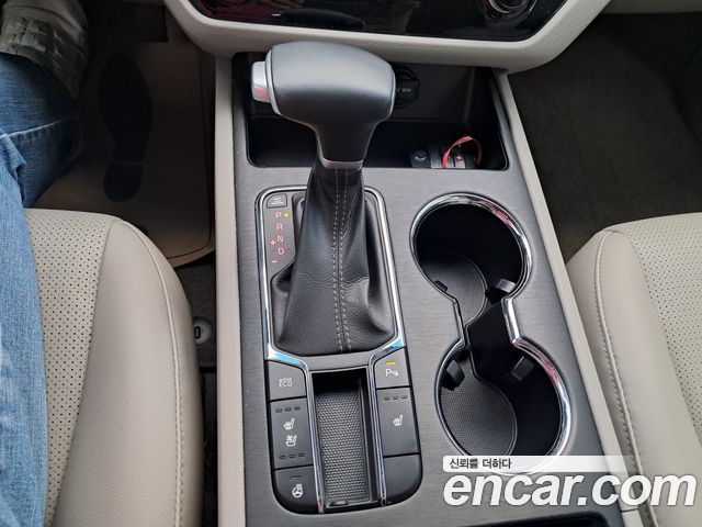 Kia Carnival 9-Seater Luxury 2019 — фото 9
