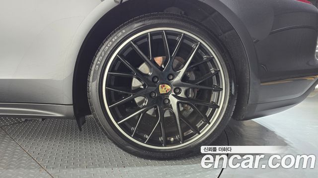 Porsche Panamera (971) 3.0 AWD 2018 — фото 27