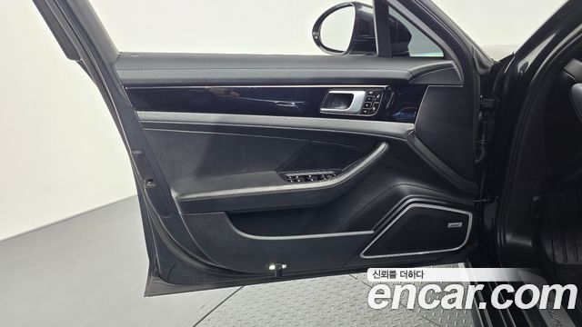 Porsche Panamera (971) 3.0 AWD 2018 — фото 30