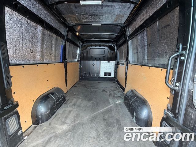 Renault Korea Master 2.3 Van L 2022 — фото 18