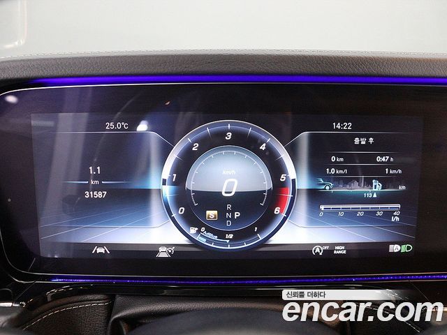 Mercedes-Benz G-Class (W463b) G400d 2023 — фото 15