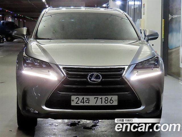 Lexus NX300h Supreme 2015 — фото 2