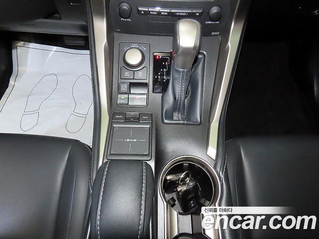 Lexus NX300h Supreme 2015 — фото 16