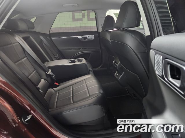 Hyundai Grandeur (GN7) 2.5 Gasoline  2WD Exclusive 2027 — фото 17