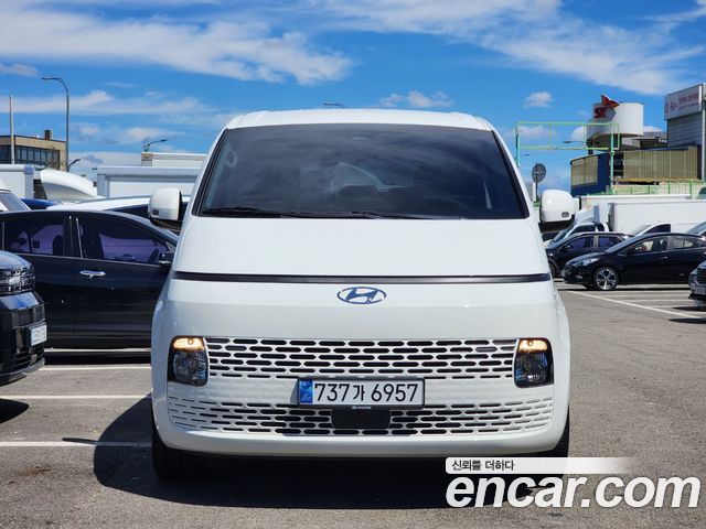 Hyundai Staria L3.5 Tourer 11-Seater Modern 2023 — фото 3
