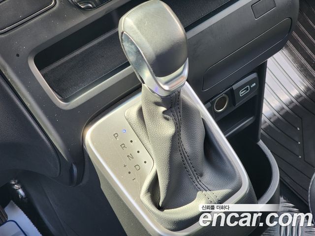 Hyundai Staria L3.5 Tourer 11-Seater Modern 2023 — фото 17