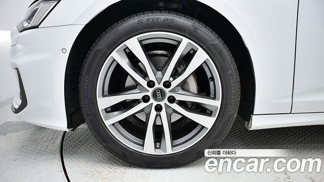 Audi A6 (C8) 40 TDI Premium 2022 — фото 19