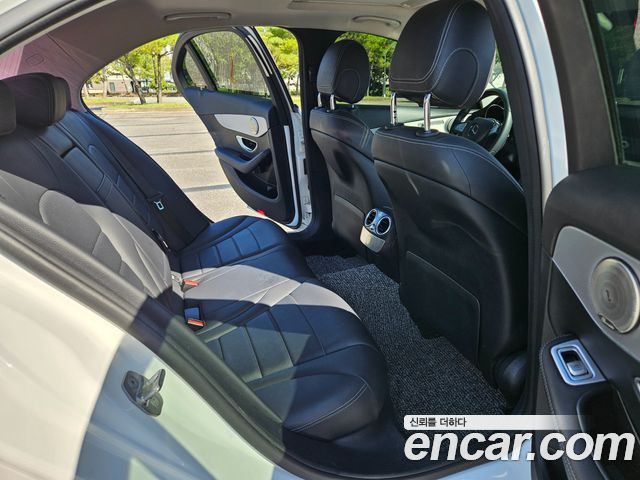 Mercedes-Benz C-Class (W205) C200 AMG Line 2018 — фото 11