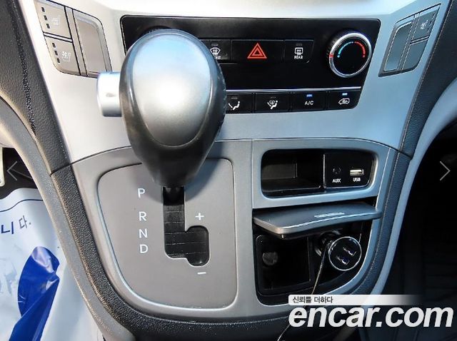 Hyundai Grand Starex Van 3-Seater Smart 2019 — фото 10