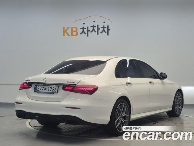 Mercedes-Benz E-Class (W213) E220d 4MATIC AMG Line 2023 — фото 4