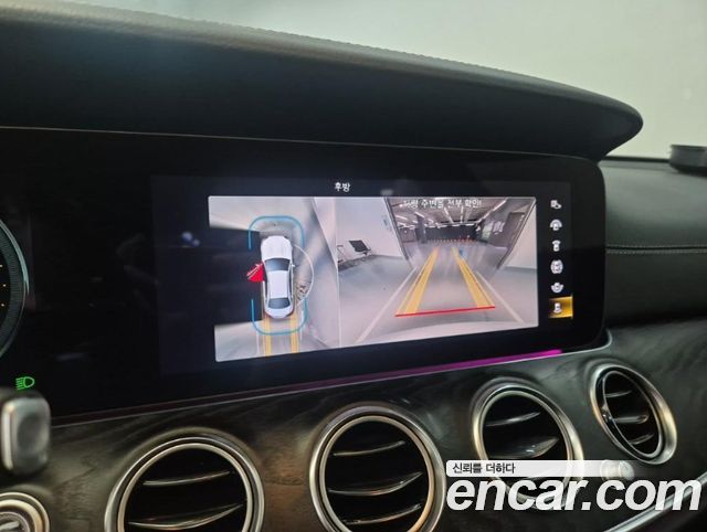 Mercedes-Benz E-Class (W213) E220d 4MATIC AMG Line 2023 — фото 16