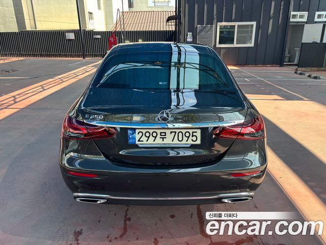 Mercedes-Benz E-Class (W213) E250 Exclusive 2023 — фото 4