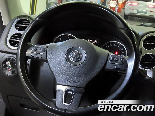 Volkswagen Tiguan 2.0 TDI Comfort 5N 2015 — фото 8