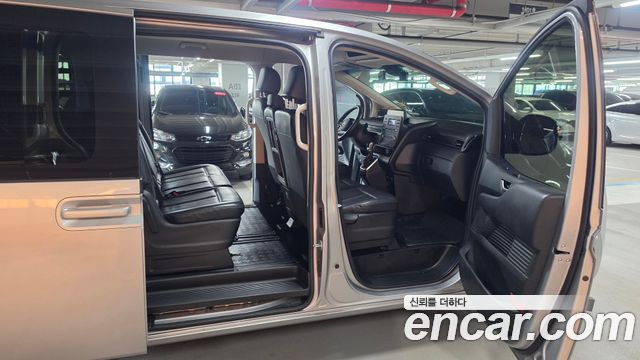 Hyundai Staria Tourer 9-Seater Modern 2023 — фото 24