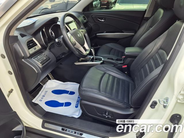 KG Mobility (SsangYong) Tivoli LX 2WD HI-DLX 2015 — фото 16