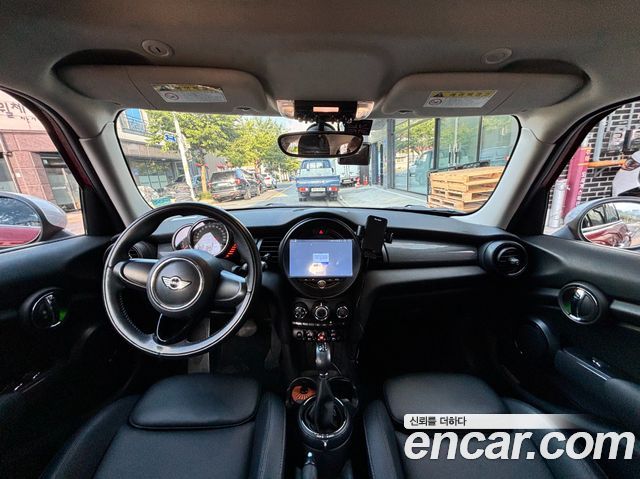 MINI Cooper D 5Door Standard 3rd 2016 — фото 7