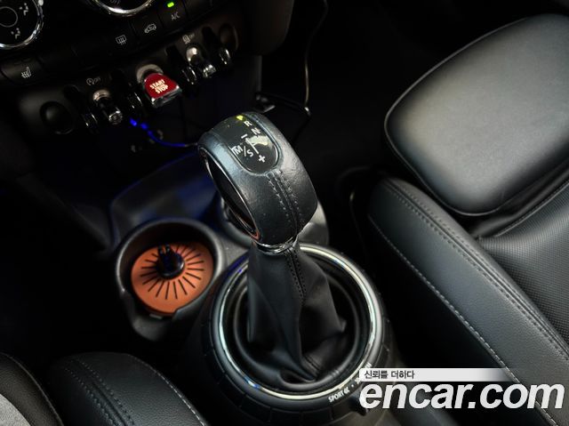 MINI Cooper D 5Door Standard 3rd 2016 — фото 9