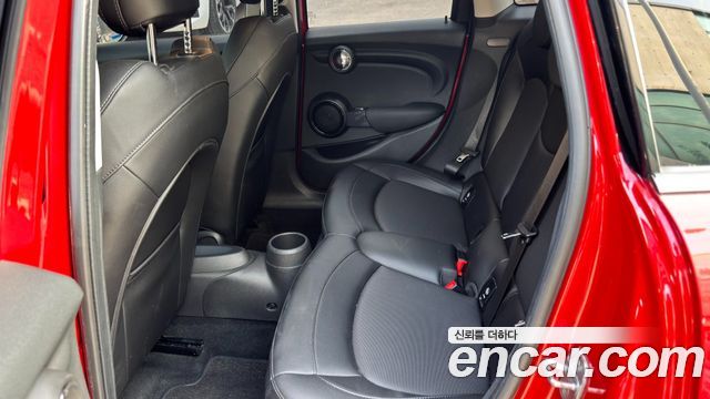 MINI Cooper D 5Door Standard 3rd 2016 — фото 10