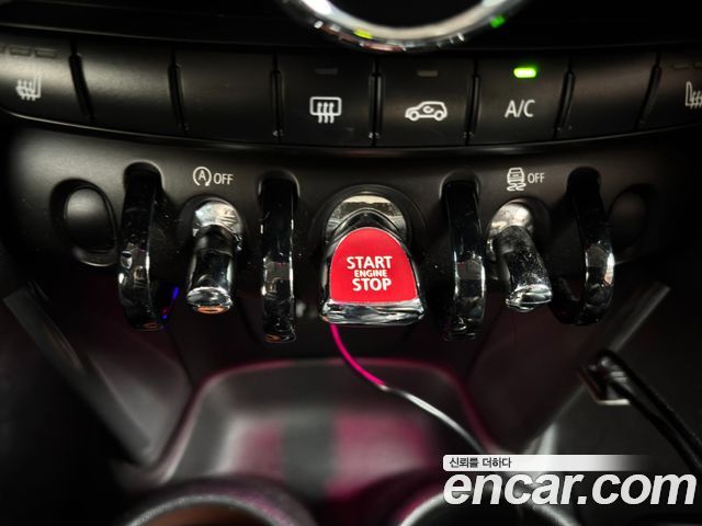 MINI Cooper D 5Door Standard 3rd 2016 — фото 18