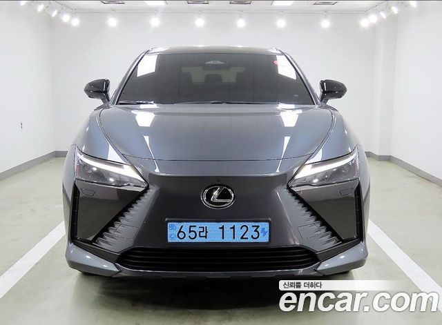 Lexus RZ450e Luxury 2023 — фото 3