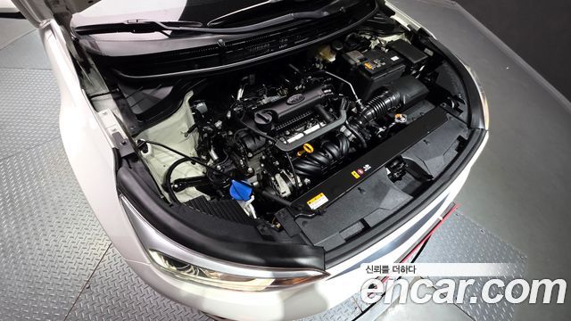 Kia Stonic 1.4 Prestige 2020 — фото 6