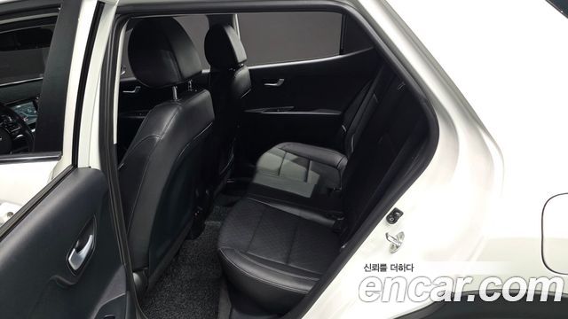 Kia Stonic 1.4 Prestige 2020 — фото 16