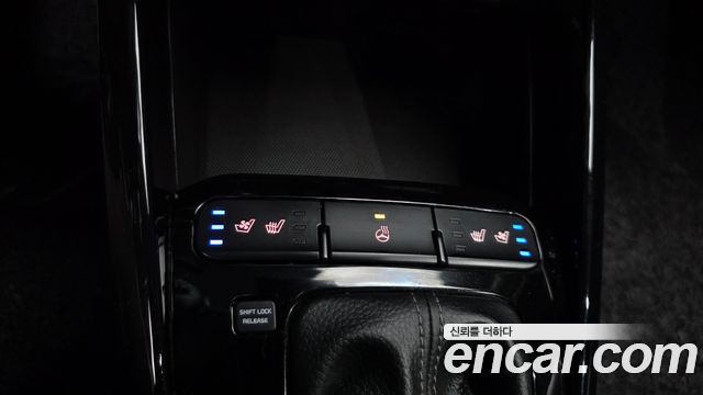 Kia Stonic 1.4 Prestige 2020 — фото 20