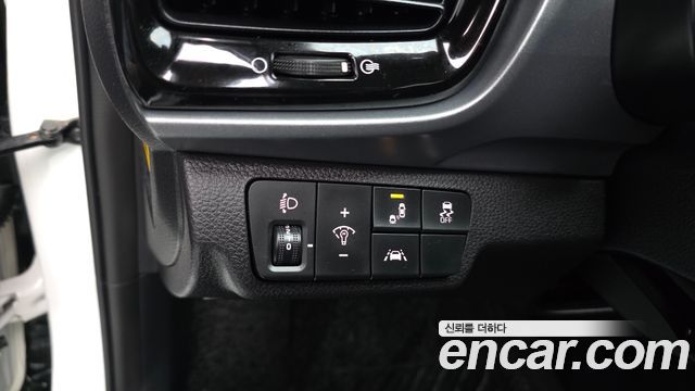 Kia Stonic 1.4 Prestige 2020 — фото 23