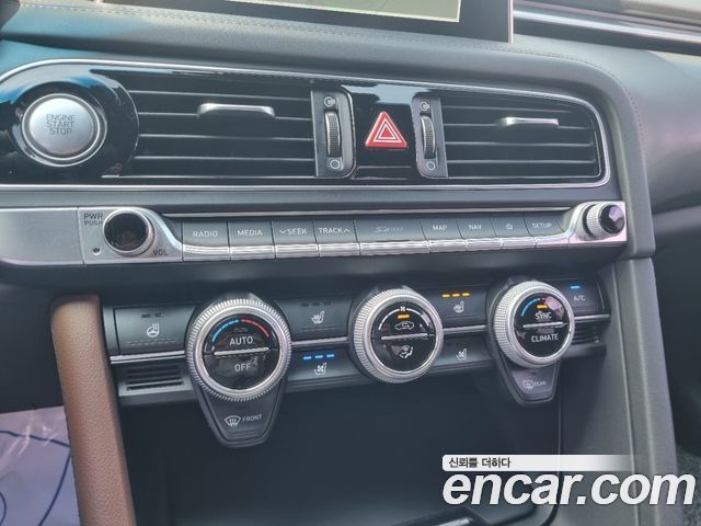 Genesis G70 2.0T AWD Supreme 2018 — фото 12