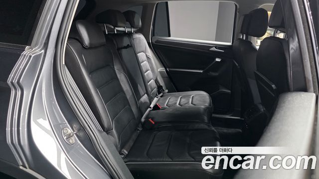 Volkswagen Tiguan (II) 2.0 TDI Premium 2020 — фото 12