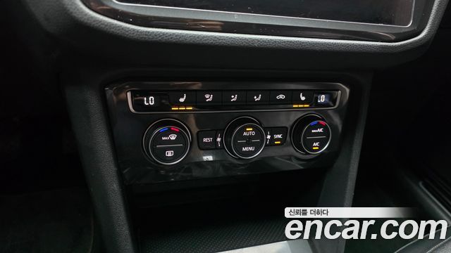 Volkswagen Tiguan (II) 2.0 TDI Premium 2020 — фото 17