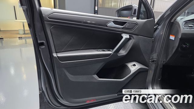 Volkswagen Tiguan (II) 2.0 TDI Premium 2020 — фото 24
