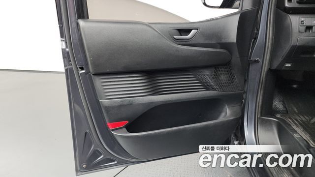 Hyundai Staria L3.5 Cargo 5-Seater Modern 2022 — фото 25