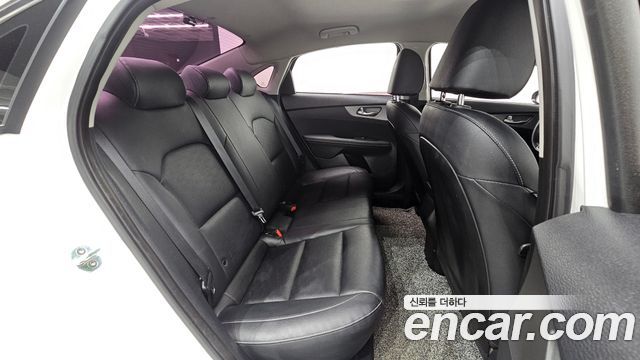 Kia K3 Luxury 2020 — фото 11