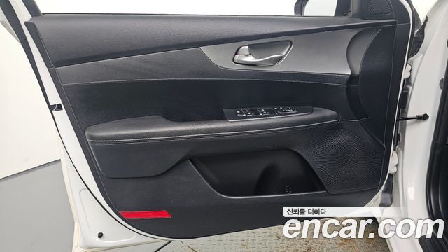 Kia K3 Luxury 2020 — фото 24